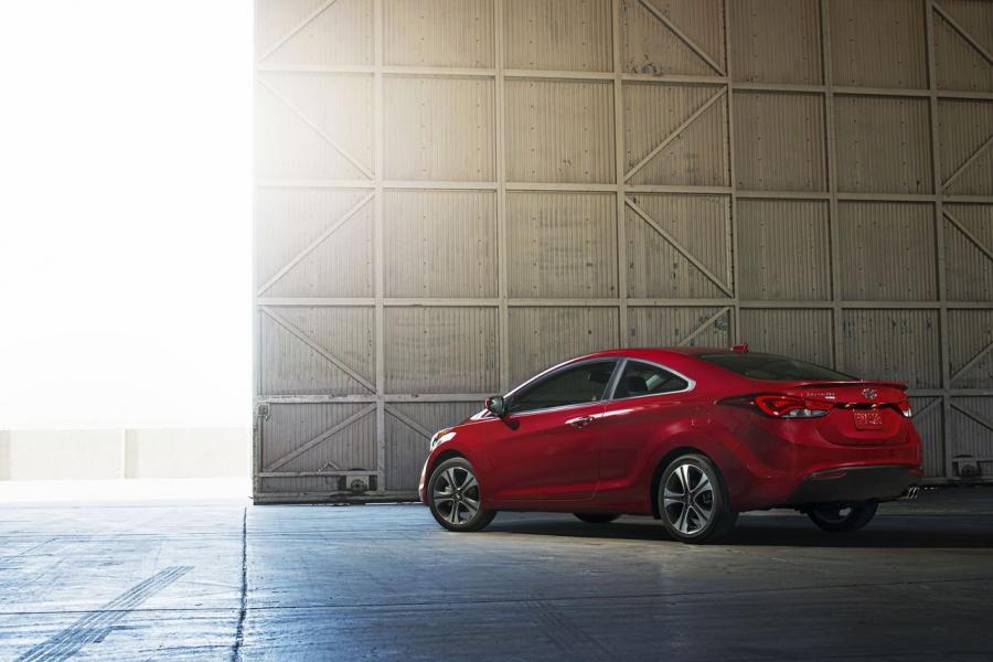  Hyundai Elantra Coupe 2014 года  (фото 23 из 25)